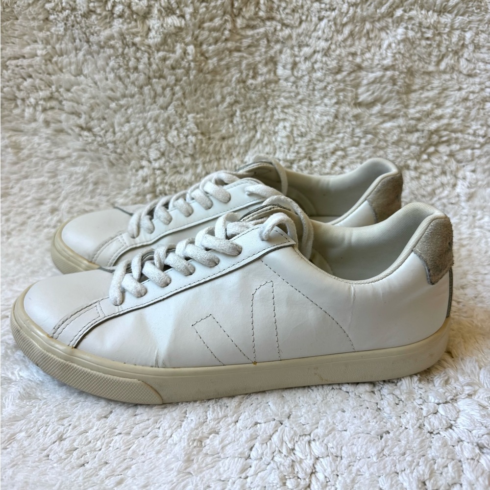 Veja - Esplar White Leather Sneakers - Unisex - 9U.S./40 EUR